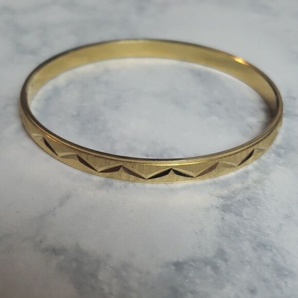 Vintage Trifari Golden Bracelet - Picture 1 of 3